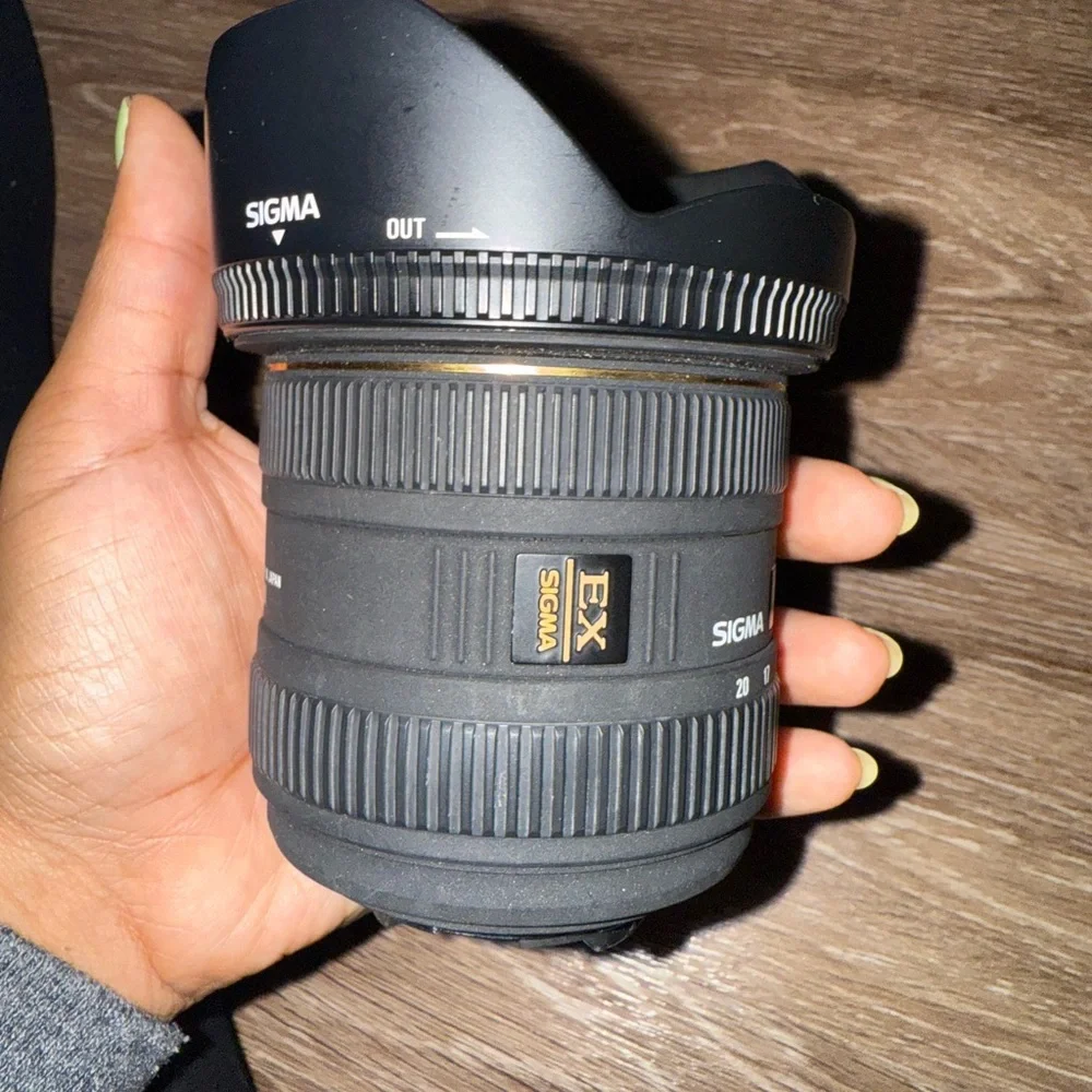 Nikon Black Camera Lens Kit with Altura Flash